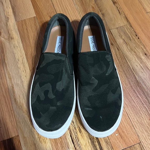 NWOT • Steve Madden • Camo • Platform - Picture 1 of 5